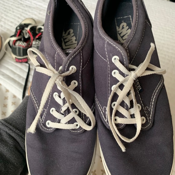 VANS - Picture 2 of 4